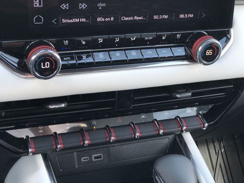 Used 2024 GMC Canyon AT4X image 22