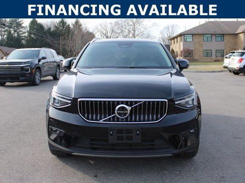 Used 2025 Volvo XC40 B5 Plus image 3