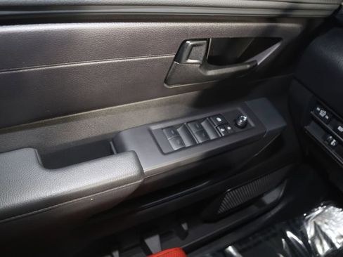 Used 2024 Toyota Tundra SR AWD/4WD image 31