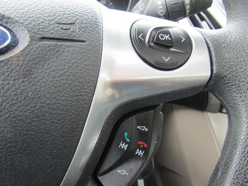 Used 2013 Ford Focus SE w/ SE Winter Pkg FWD image 25