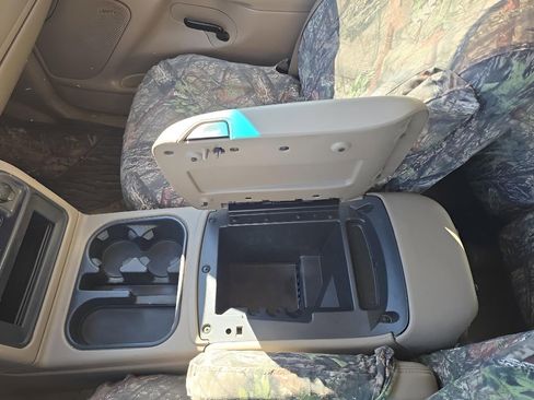 Used 2004 GMC Sierra 2500 SLT w/ Heavy-Duty Power Package image 24