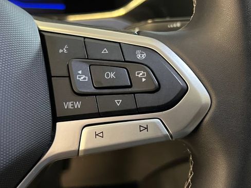 Certified 2023 Volkswagen Taos SE w/ Panoramic Sunroof Package FWD image 21