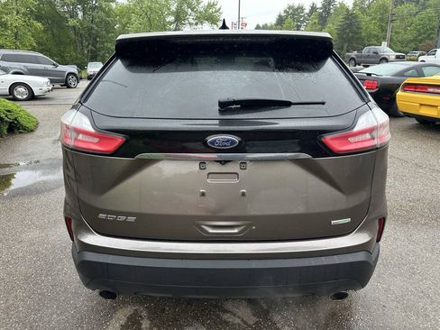 Used 2019 Ford Edge SE FWD image 5