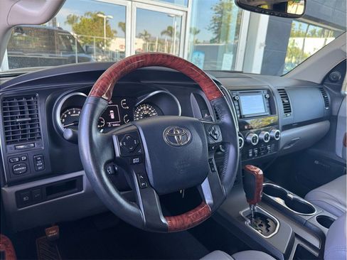 Used 2019 Toyota Sequoia Platinum AWD/4WD image 30