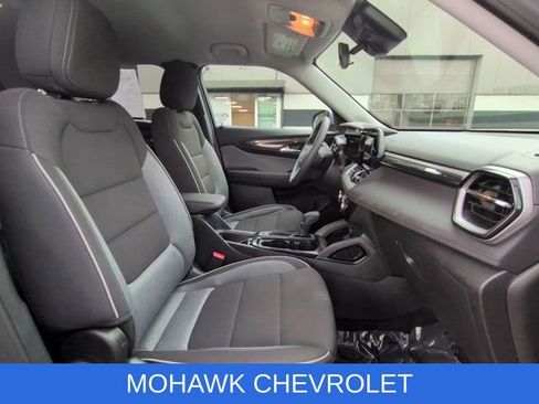 Used 2026 Chevrolet TrailBlazer LT AWD/4WD image 27