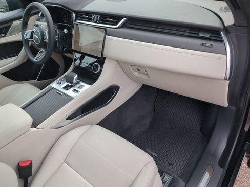 New 2026 Jaguar F-PACE SVR image 19
