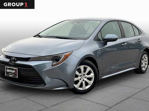 Used 2025 Toyota Corolla LE FWD image 1