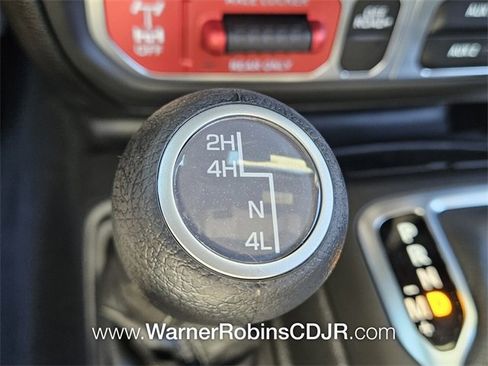 New 2025 Jeep Gladiator Mojave w/ Convenience Group image 21