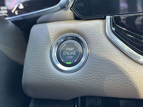 New 2026 GMC Canyon Denali image 17