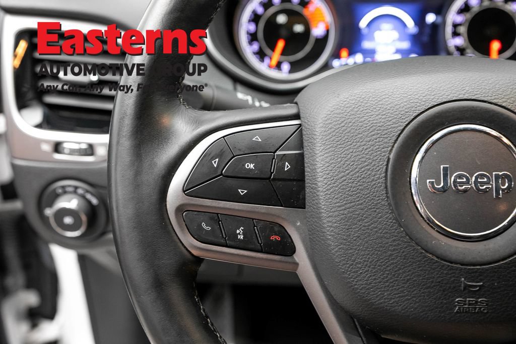 Used 2019 Jeep Cherokee Limited AWD/4WD image 16