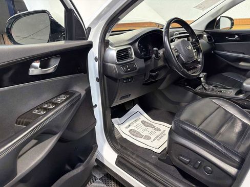 Used 2019 Kia Sorento EX image 14