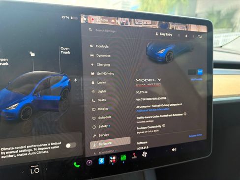 Used 2024 Tesla Model Y Performance AWD/4WD image 21