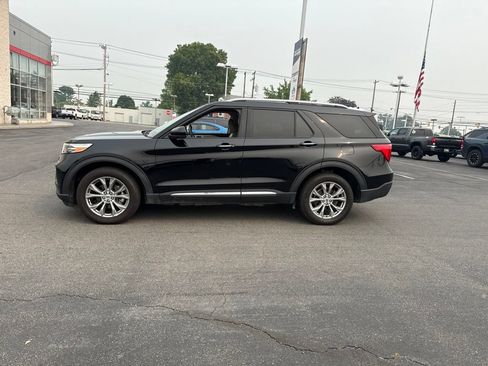 Used 2023 Ford Explorer Limited AWD/4WD image 2