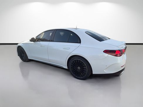 Used 2024 Mercedes-Benz E 350 4MATIC Sedan image 5
