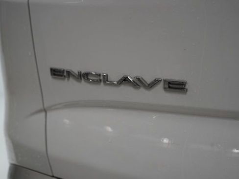 Used 2024 Buick Enclave Premium image 12