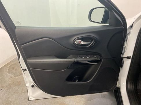 Used 2023 Jeep Cherokee Altitude Lux w/ Lux Elite Package image 24