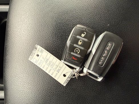 Used 2022 RAM 1500 Big Horn AWD/4WD image 37