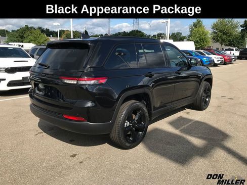 New 2025 Jeep Grand Cherokee Limited w/ Black Appearance Package image 7