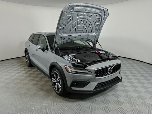 New 2026 Volvo V60 B5 Cross Country Plus w/ Protection Package Premier image 33