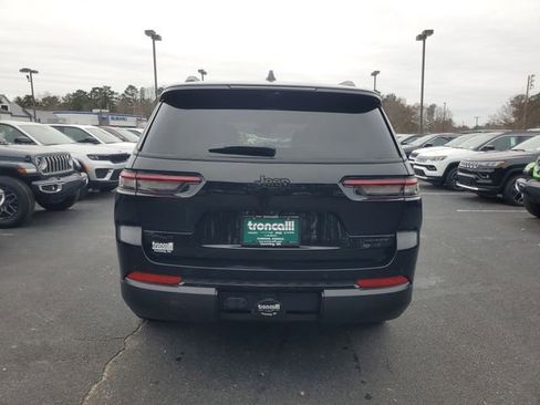 Certified 2025 Jeep Grand Cherokee L Limited w/ Luxury Tech Group II image 7