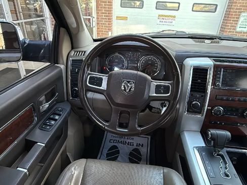 Used 2011 RAM 1500 Laramie AWD/4WD image 18