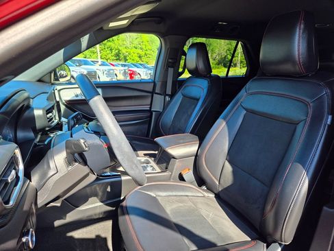 Used 2023 Ford Explorer ST-Line w/ Class IV Trailer Tow Package AWD/4WD image 12