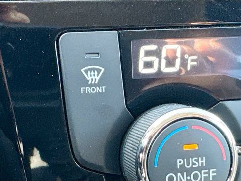 Used 2017 Nissan Rogue SV FWD image 23