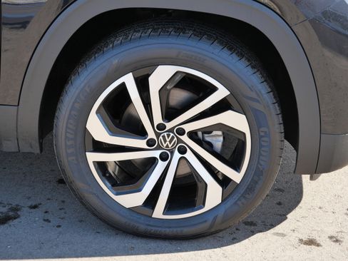 Certified 2023 Volkswagen Atlas SEL image 15