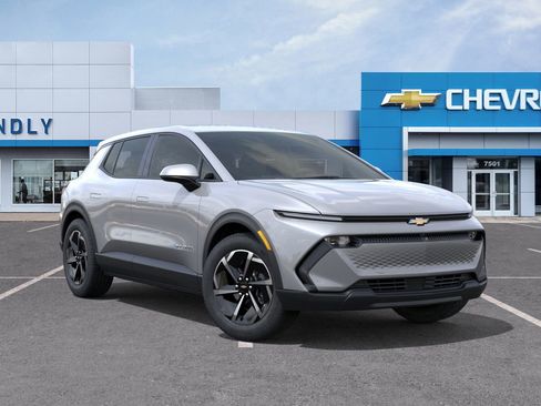 New 2026 Chevrolet Equinox EV LT image 17