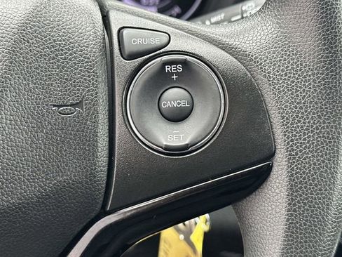 Used 2018 Honda HR-V LX image 9