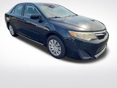 Used 2013 Toyota Camry LE FWD image 6