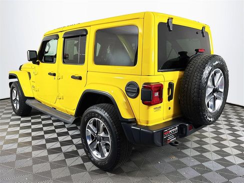 Used 2019 Jeep Wrangler Unlimited Sahara w/ Cold Weather Group image 5