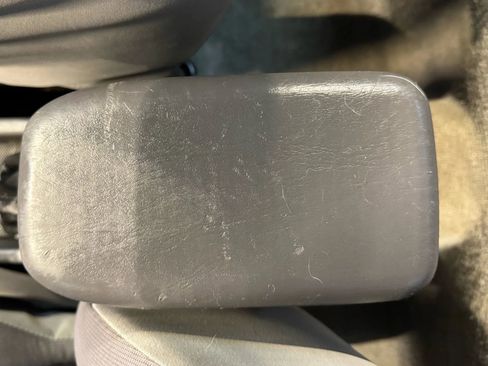 Used 2004 Saturn ION Level 2 image 16