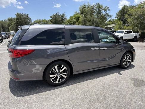 Used 2022 Honda Odyssey Touring image 2