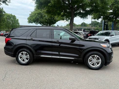 Used 2023 Ford Explorer XLT AWD/4WD image 5