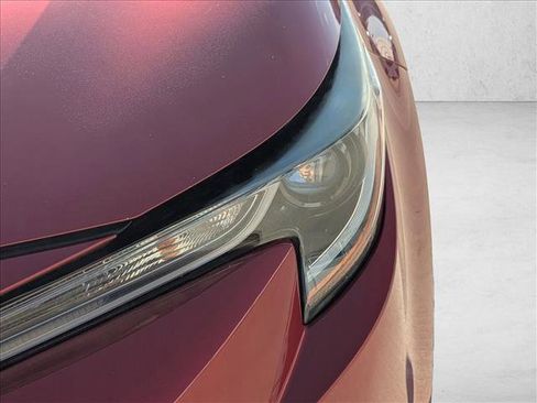 Used 2020 Toyota Corolla LE image 9