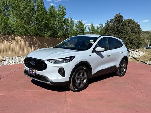 Certified 2025 Ford Escape ST-Line Select AWD/4WD image 5