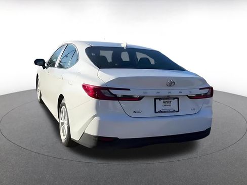 Used 2025 Toyota Camry LE image 11