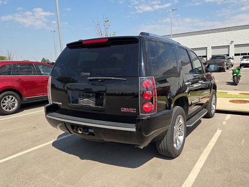 Used 2014 GMC Yukon Denali AWD/4WD image 3