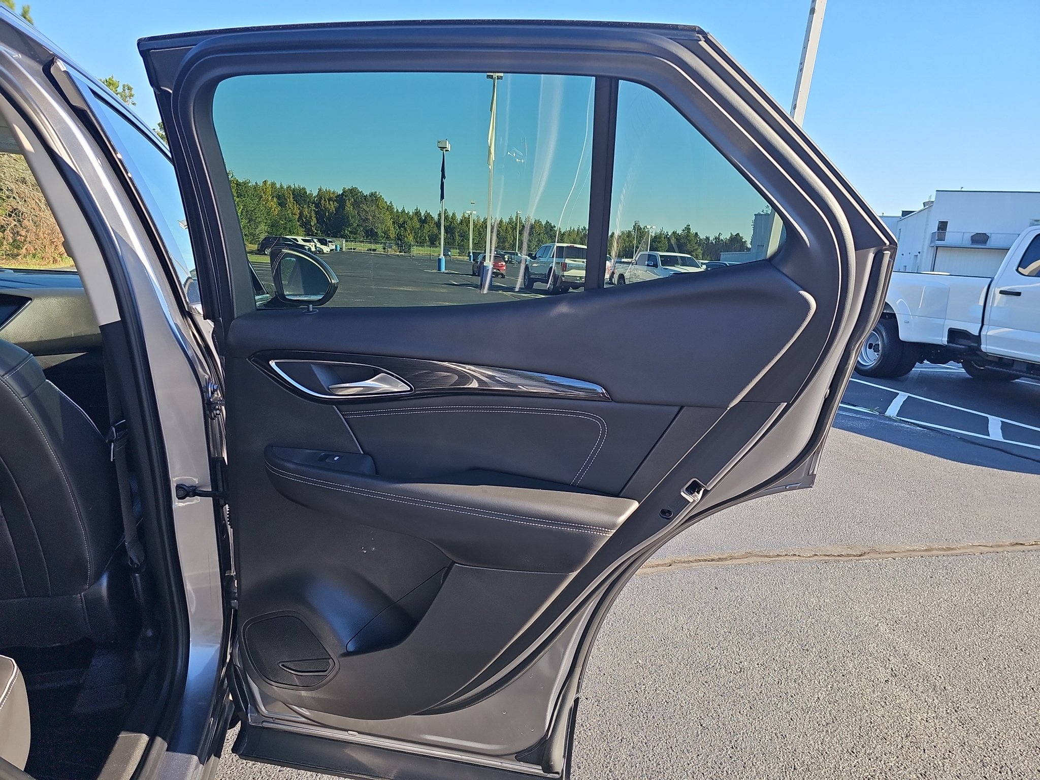 Used 2022 Buick Envision Essence w/ Technology Package I FWD image 20