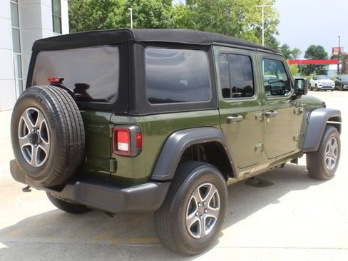 Used 2022 Jeep Wrangler Unlimited Sport AWD/4WD image 8