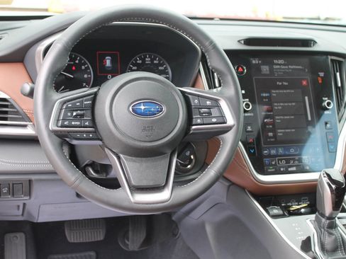 Used 2025 Subaru Outback Touring XT w/ Tech Package 3 AWD/4WD image 18