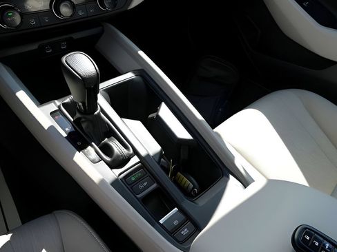 Used 2025 Honda Accord SE image 25