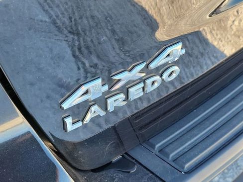 Used 2011 Jeep Grand Cherokee Laredo image 28