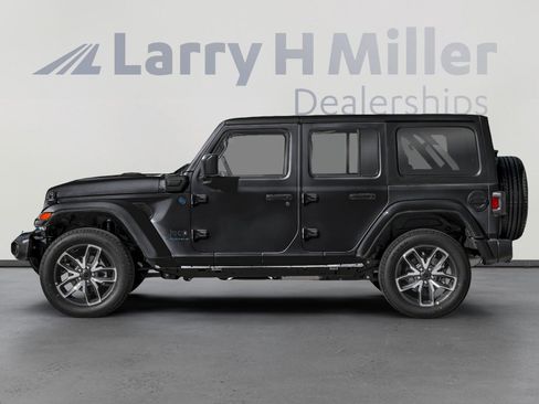 Used 2024 Jeep Wrangler Sahara w/ Technology Group image 3