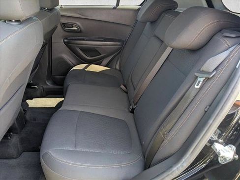 Used 2021 Chevrolet Trax LS w/ Tint and Cruise Package FWD image 17