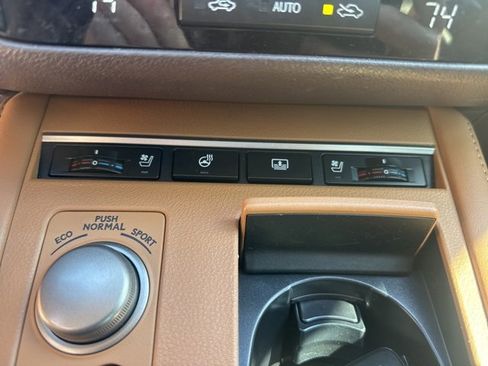 Used 2016 Lexus ES 350 w/ Luxury Package w/Wood Trim image 26