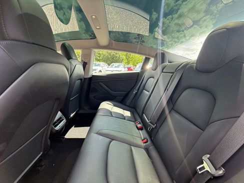 Used 2019 Tesla Model 3 Long Range image 16