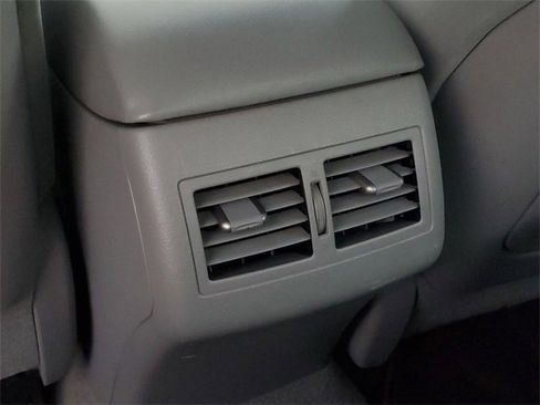 Used 2011 Toyota Camry Hybrid image 23