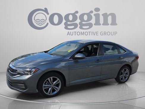 Used 2023 Volkswagen Jetta SE w/ Panoramic Sunroof Package FWD image 1